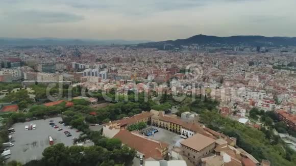 巴塞罗那城市加泰罗尼亚西班牙Drone历史城市景观欧洲建筑视频的预览图