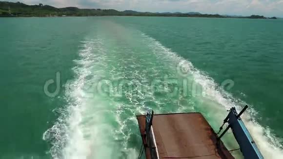 渡船从大陆驶往泰国KohChang岛视频的预览图