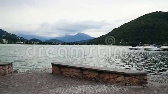 卢加诺湖全景意大利拉韦纳庞特特雷萨喷泉塞雷斯奥视频的预览图