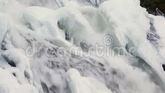 伊西山瀑布近在咫尺视频的预览图