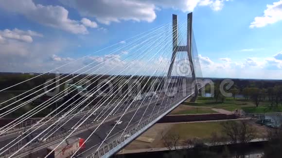 高绳桥过河视频的预览图