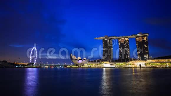 新加坡城市景观随着日出的时间推移视频的预览图