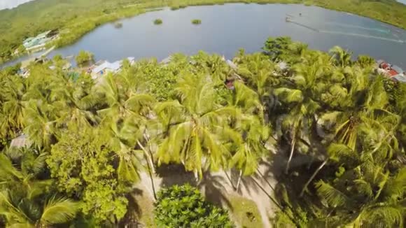 菲律宾村空中观景博霍尔岛安达市视频的预览图