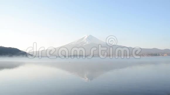 藤井山早晨在高谷美子湖映水视频的预览图