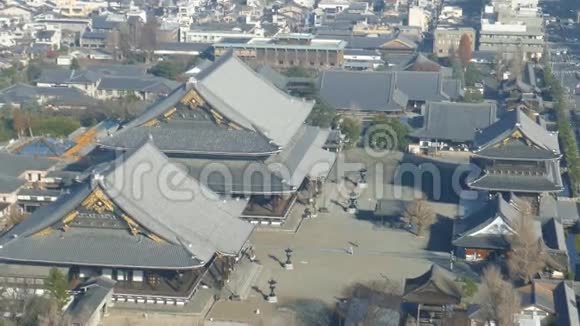 鸟瞰京都市中心城市景观视频的预览图