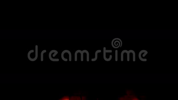 火舞者在黑暗中与火跳舞视频的预览图
