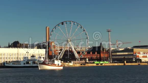 白天赫尔辛基港视频的预览图