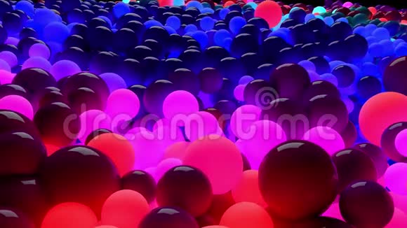 深色的构图色彩鲜艳的球覆盖表面其中一些发光4k抽象背景下的3D视频的预览图