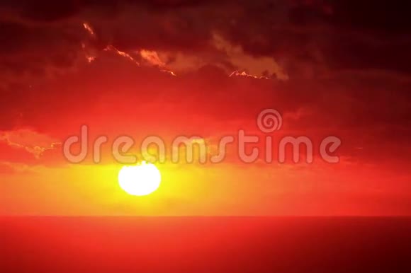 4K海上日落时分克里米亚乌克兰视频的预览图