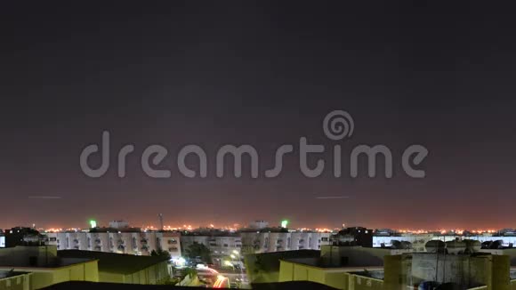 沙特阿拉伯的住宅夜间时间间隔循环视频的预览图