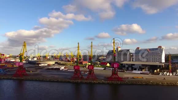 加里宁格勒港俯视图视频的预览图