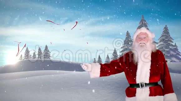 圣诞圣诞老人向白雪枞树林传递圣诞信息视频的预览图