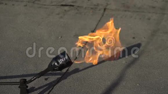 缓慢燃烧气体燃烧器视频的预览图