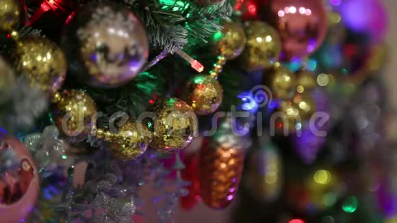 圣诞装饰品视频的预览图