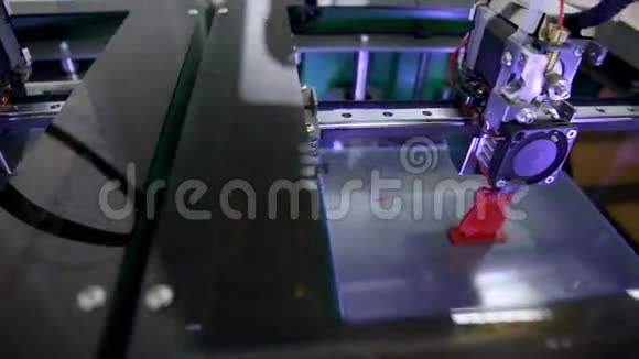 医用3d打印机打印出人体关节部位移植视频的预览图