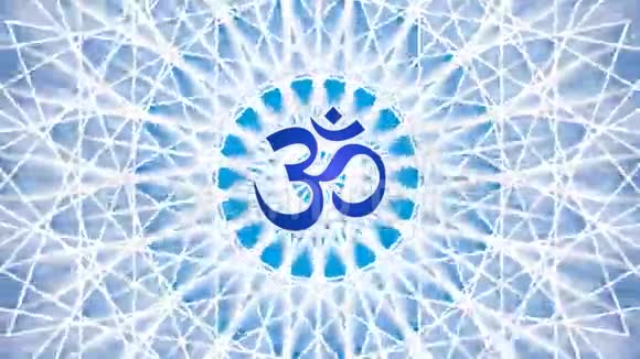 以蓝色调旋转曼陀罗在mandala的中间是aumomohm的标志录像视频的预览图