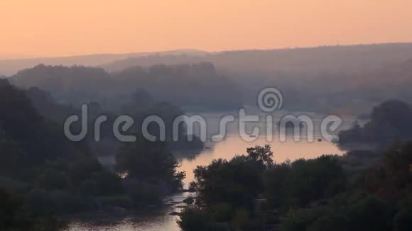 黎明时分的河流乌克兰视频的预览图