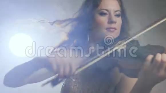 交响乐团的古典音乐小提琴与音乐艺术家视频的预览图