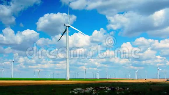 智慧利用自然资源的理念风力涡轮机时间流逝4k全景视频的预览图