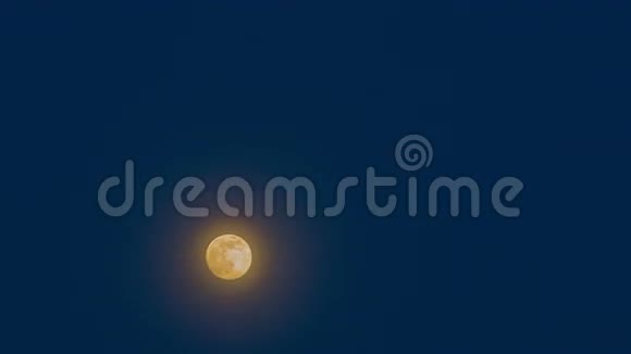 满月月光夜空乌云视频的预览图