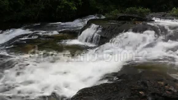 华銮瀑布视频的预览图
