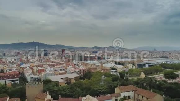 巴塞罗那城市加泰罗尼亚西班牙Drone历史城市景观欧洲建筑视频的预览图