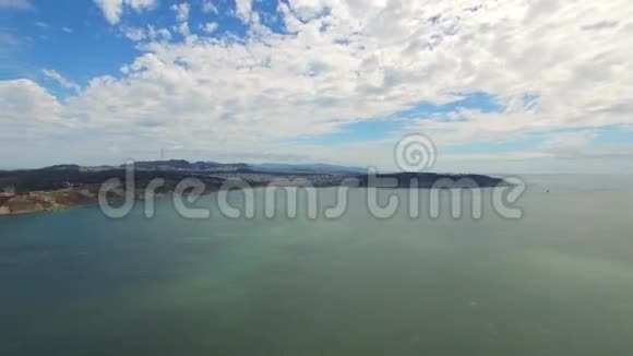 金门大桥航拍视频视频的预览图