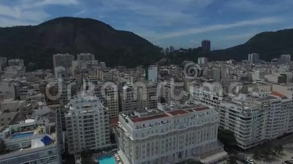 巴西里约热内卢Copacabana区的最高视角视频的预览图