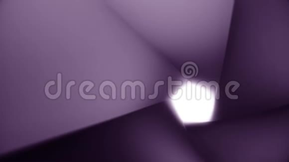 彩色多边形几何隧道的三维抽象暗多角形管前面有光动画计算机视频的预览图