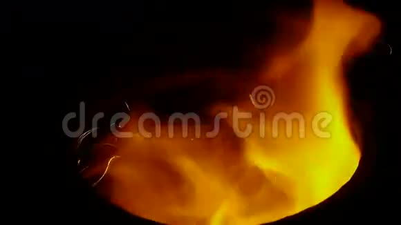 美丽灿烂的火焰飞线粒子视频的预览图