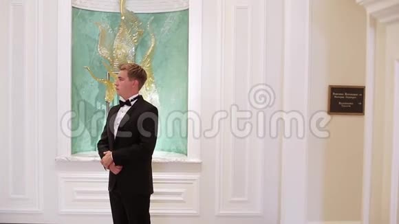 在皇宫里的人视频的预览图