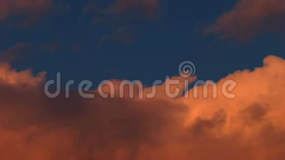 橙色的云彩时间流逝日落视频的预览图