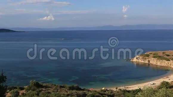 美丽的爱琴海湾的狂野沙滩视频的预览图