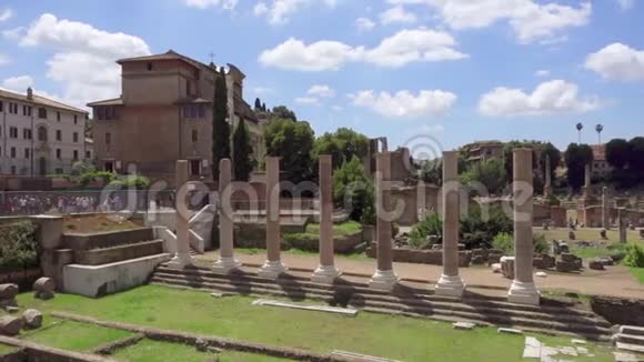 古遗址论坛的全景慢动作意大利罗马市中心罗马论坛视频的预览图