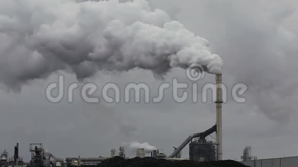 工业烟气对大气的污染视频的预览图