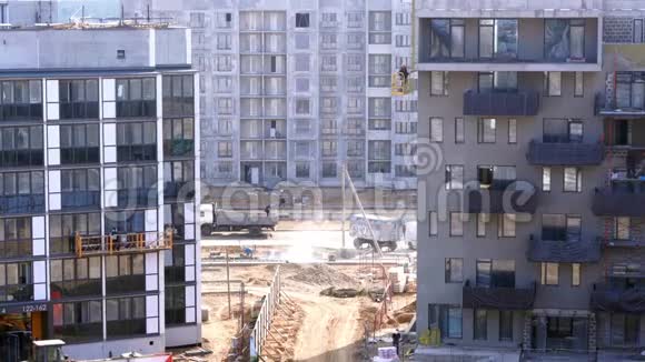 城市住宅区建筑工地概况视频的预览图