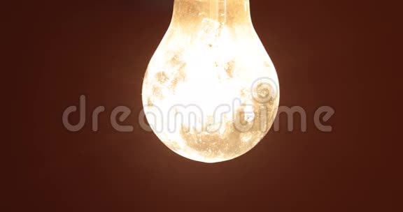 闪烁的灯泡视频的预览图