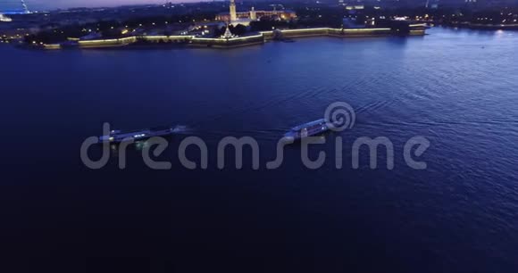 圣彼得堡的吊桥涅瓦河白色灯光视频的预览图
