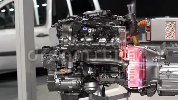新型汽车混合动力发动机视频的预览图