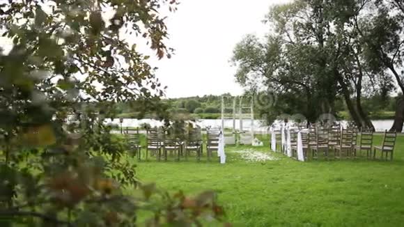 装饰的婚礼拱门乡村风格视频的预览图