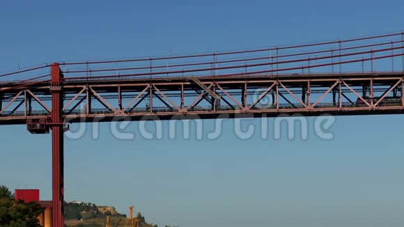 里斯本阿贝里勒桥25号低层列车视频的预览图