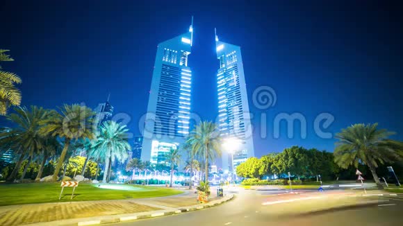 著名的塔楼距离迪拜市区4公里视频的预览图
