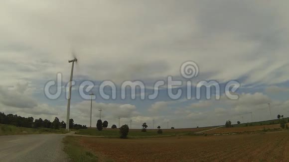 风力涡轮机发电生态动力高清高清视频的预览图