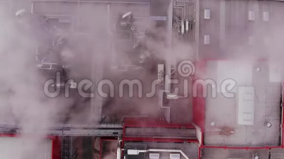 刨花板厂烟囱冒烟视频的预览图