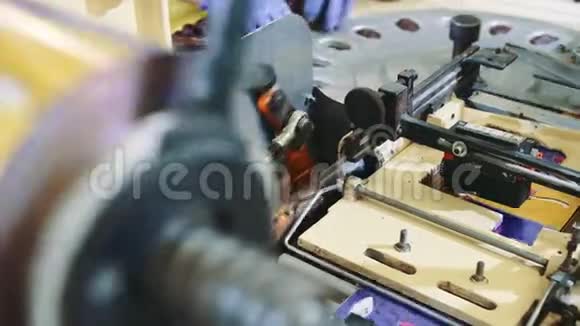 工业机器包装糖果糖果厂视频的预览图