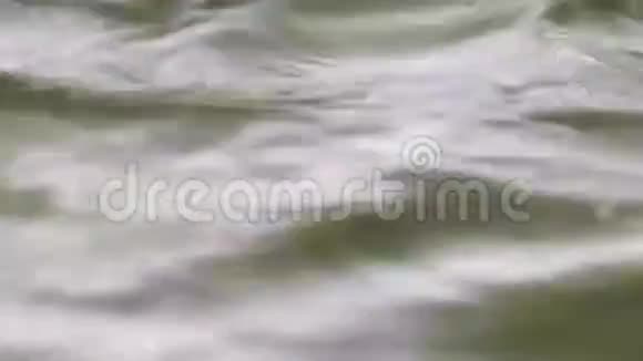 水波背景为题词视频的预览图