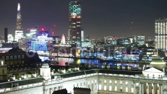 伦敦的天际线在夜间消失视频的预览图