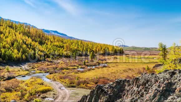 落在山上景观全景视频的预览图