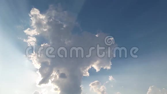 太阳在云层后面视频的预览图