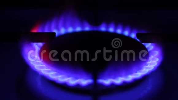 炉灶燃烧器的天然气炎症有限资源的概念视频的预览图